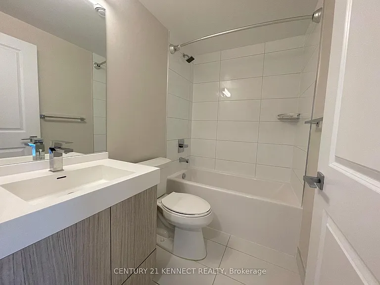 251 Jarvis St #PH-14 — Photo 12