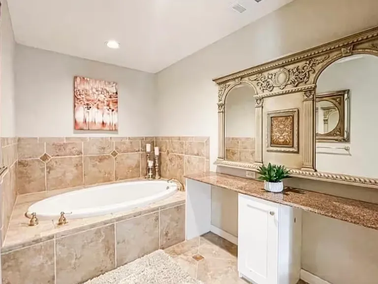 212 Silverado Dr — Photo 37