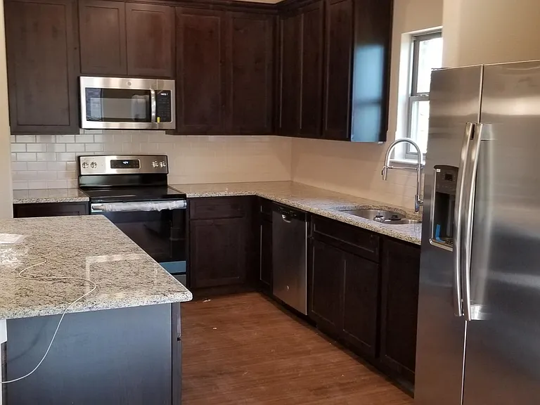 4907 Villas Dr — Photo 3