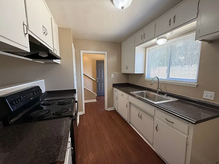 1720 Orange St — Photo 4