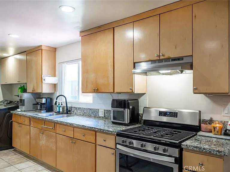 4844 Bluebell Ave — Photo 8