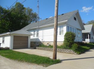 1508 E 4th St, Sterling, IL 61081