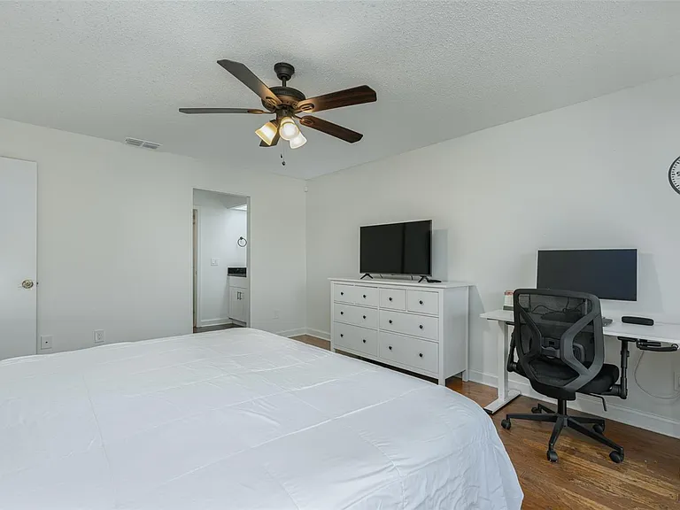 2383 Sun Valley Cir — Photo 15