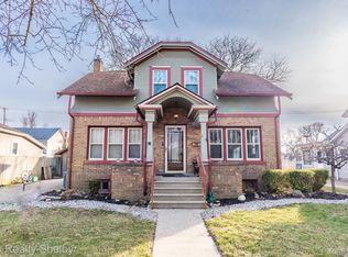 421 E Clinton St, Howell, MI 48843