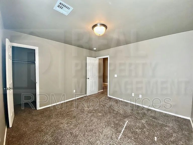 2932 Cider Mill Ln — Photo 9