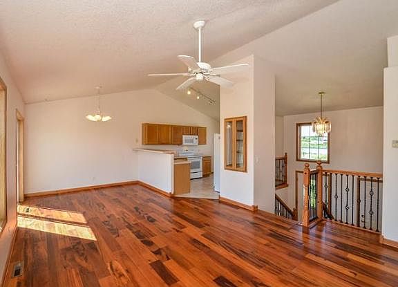 4th image of 21934 Orchid Ave