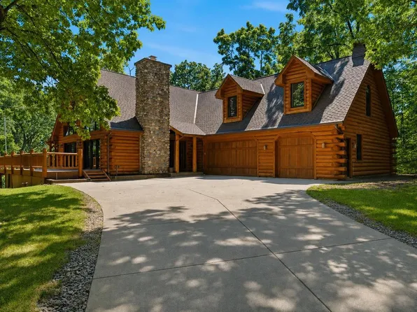 5633 Contour ROAD, Waterford, WI 53185