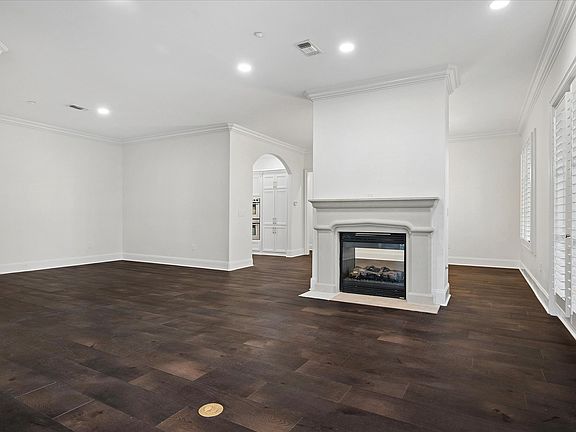 3rd image of 8511 Edgemere Rd #102