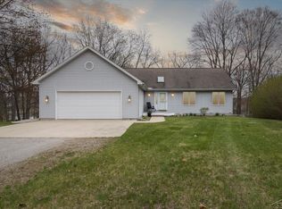 4852 N Flint Rd, Sanford, MI 48657