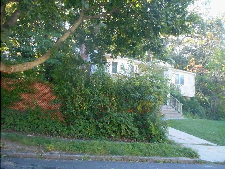 2nd image of 10 Crest Hill Ct