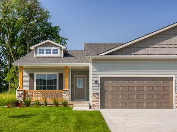 2901 Sayre Dr, Norwalk, IA 50211