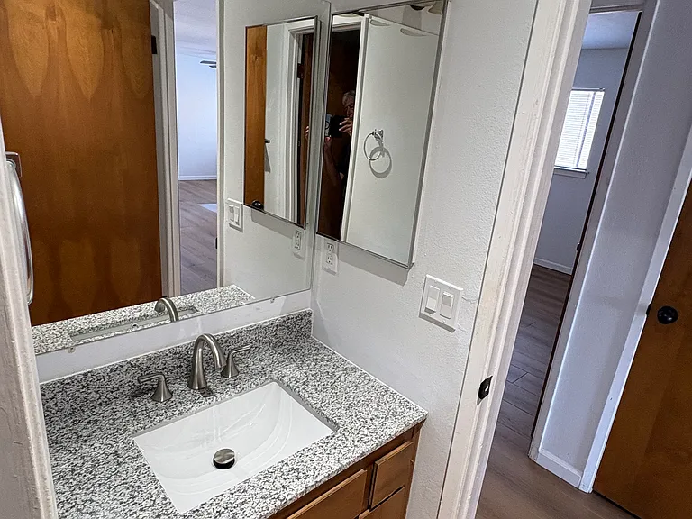 230 Park Ave #3 — Photo 8