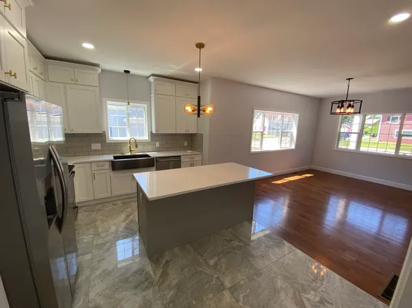 1472 Somerset Ave #1, Taunton, MA 02780