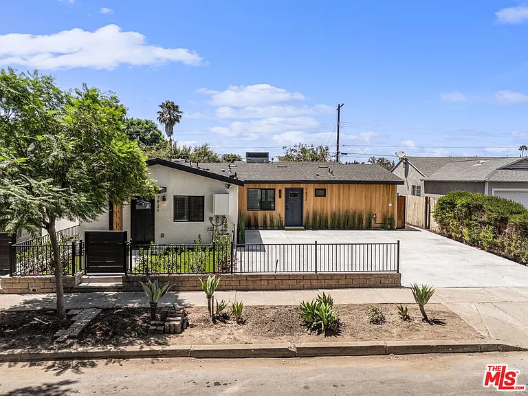 7935 Zelzah Ave — Photo 1
