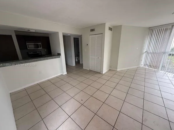 6995 NW 186th St APT E101, Hialeah, FL 33015
