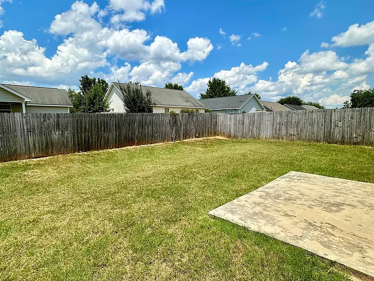 523 Grand Ave — Photo 6