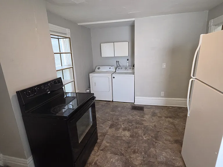 Kitchen (16x11)