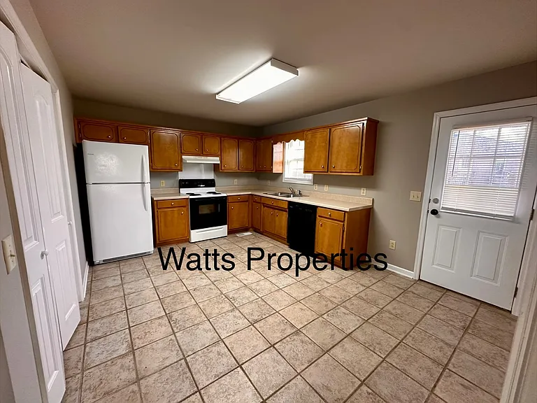 111 13th Ave NW — Photo 9