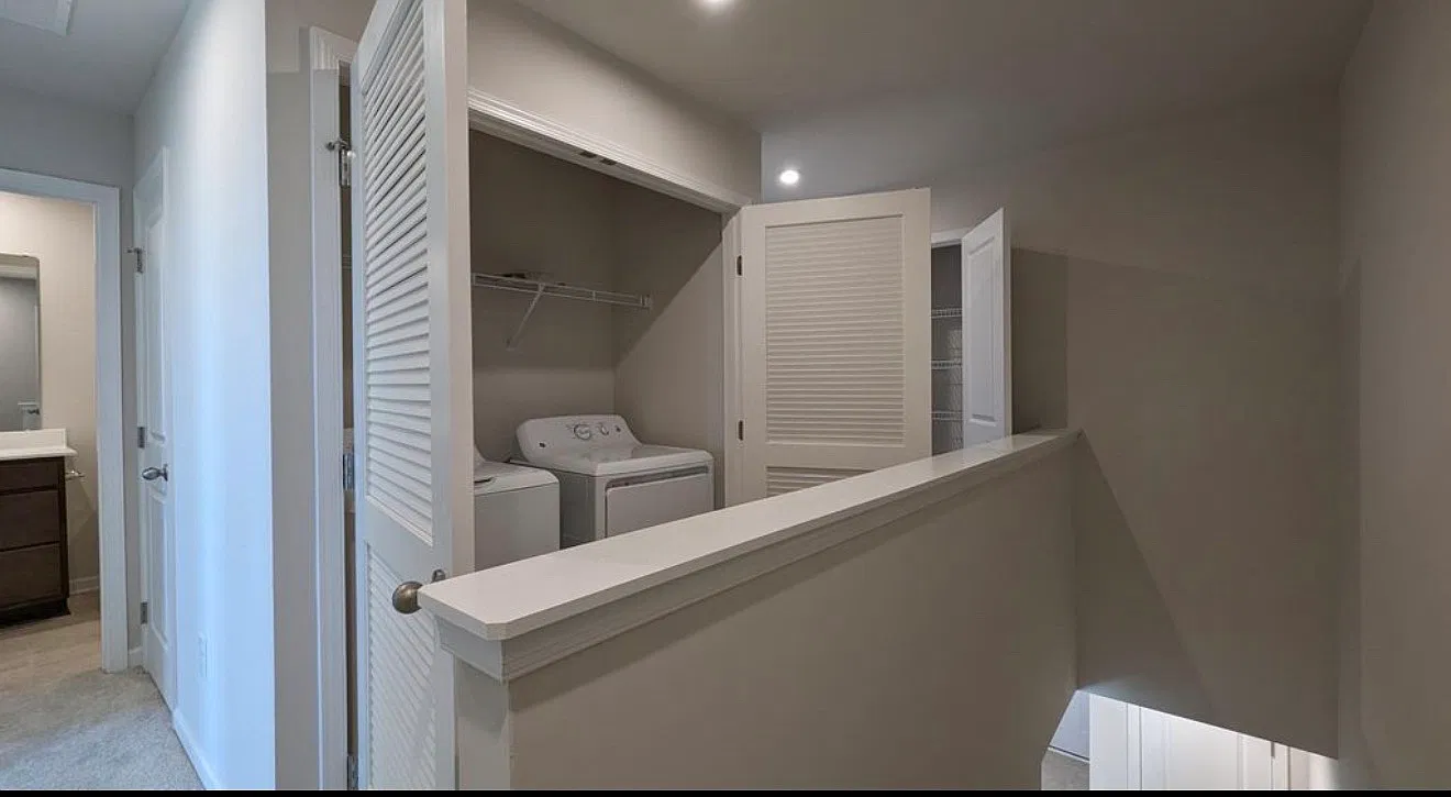 3 bed, 2.5 bath, 1450 sqft, $2,500 — Photo 4