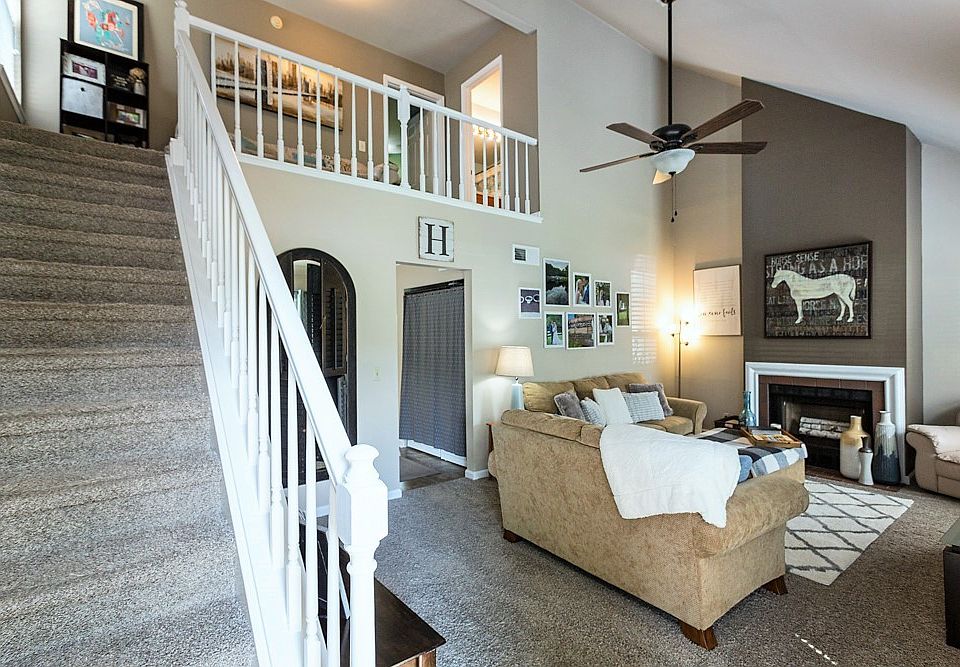 1st image of 109 Cumberland Trce