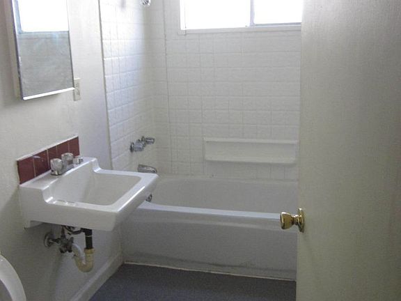 3rd image of 708-712 N G St #712B