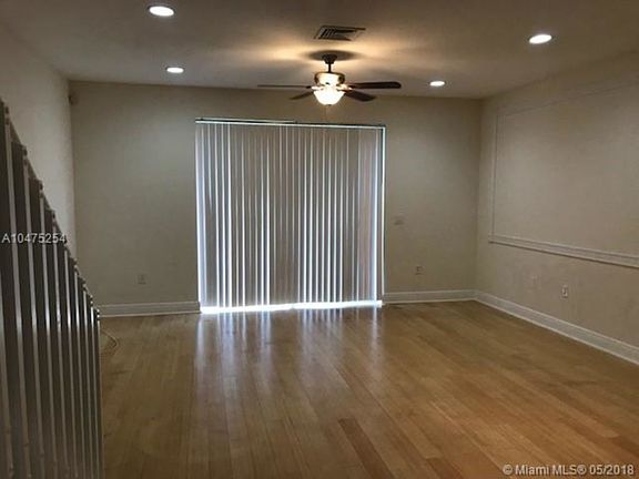 4th image of 7775 Deercreek Ct