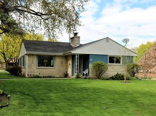 5850 W Kk River Pkwy, West Allis, WI 53219