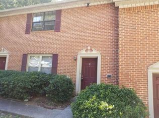 946 Amberly Dr, Norcross, GA 30093