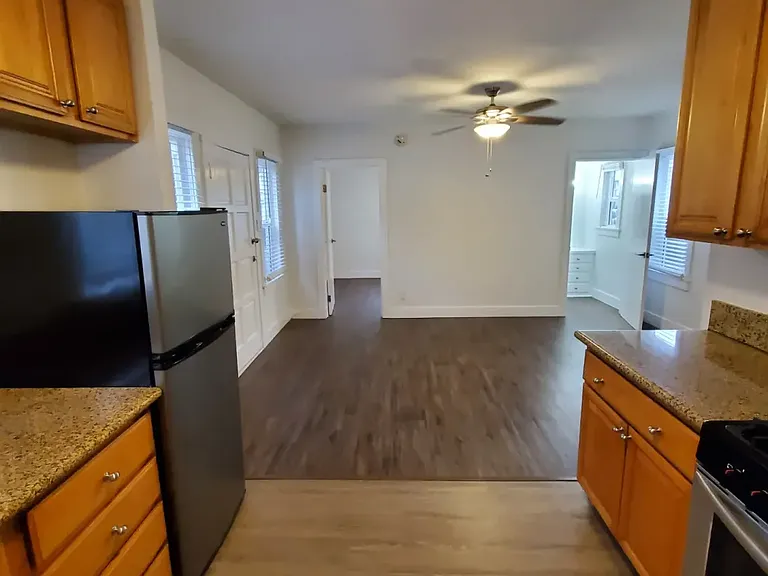 5414 Fountain Ave — Photo 3