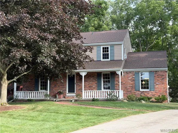 1215 Carriage Dr, East Aurora, NY 14052