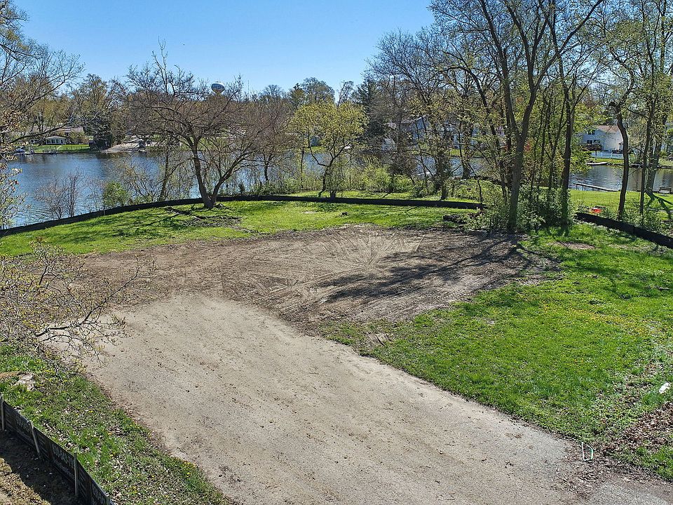 2nd image of 216 S Shore Dr