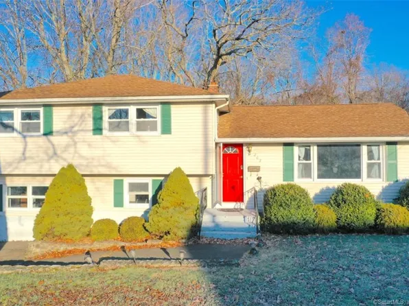 202 Wilkenda Avenue, Waterbury, CT 06708