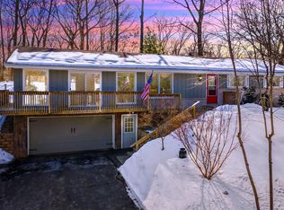 N55W34585 Tweeden Ln, Oconomowoc, WI 53066