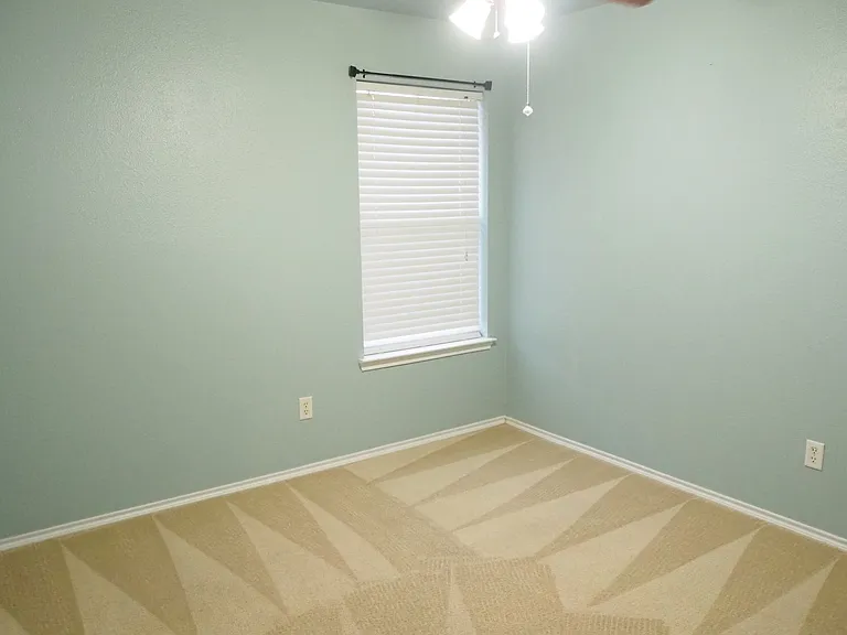 511 Lonestar Park Ln — Photo 19