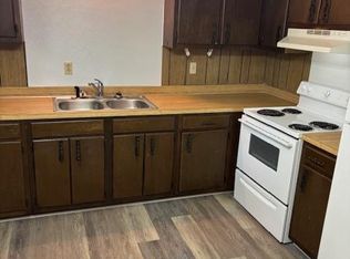 1090 N Guignard Dr APT M, Sumter, SC 29150