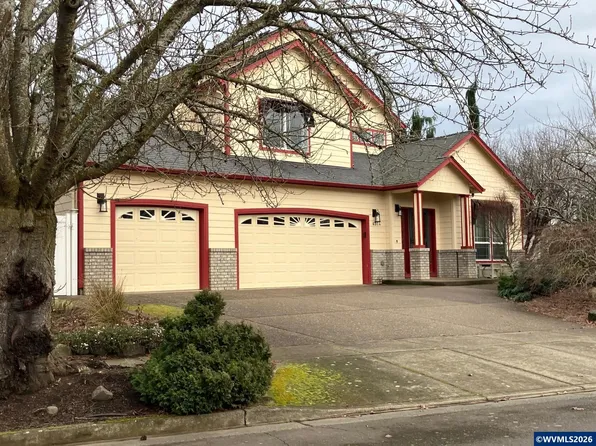 4374 Log Dr NE, Salem, OR 97305