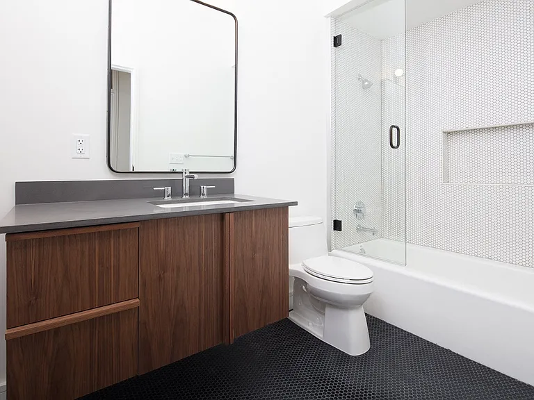 510 Julia St — Photo 6