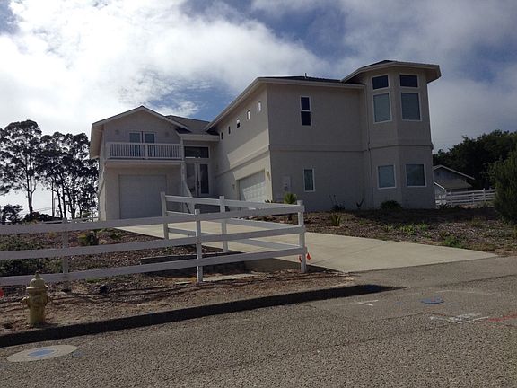 Quiet neighborhood street 