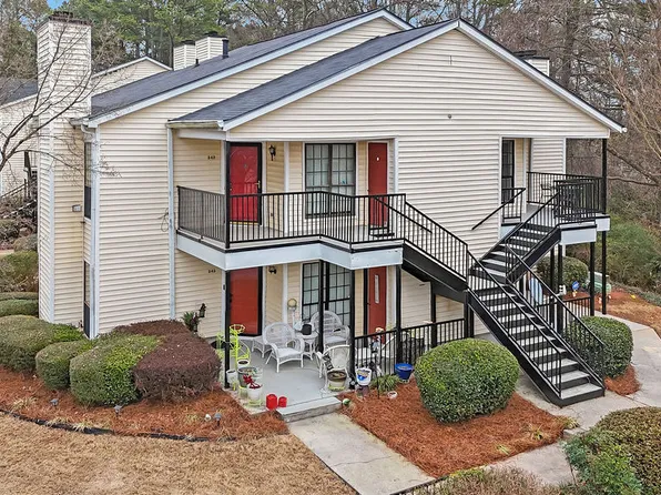 549 Windchase Ln, Stone Mountain, GA 30083