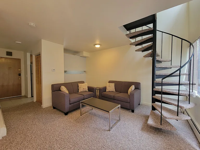1127 Church St #6 — Photo 5