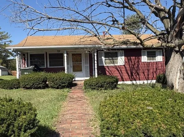 2301 Park Hill Rd, Staunton, VA 24401