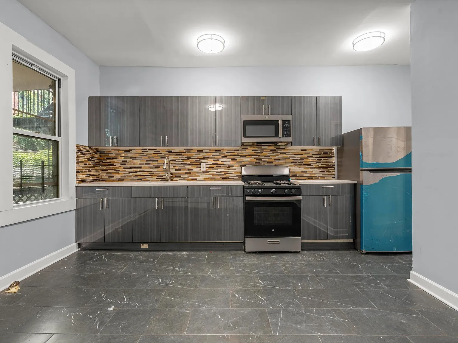 3 bed, $3,100 — Photo 3