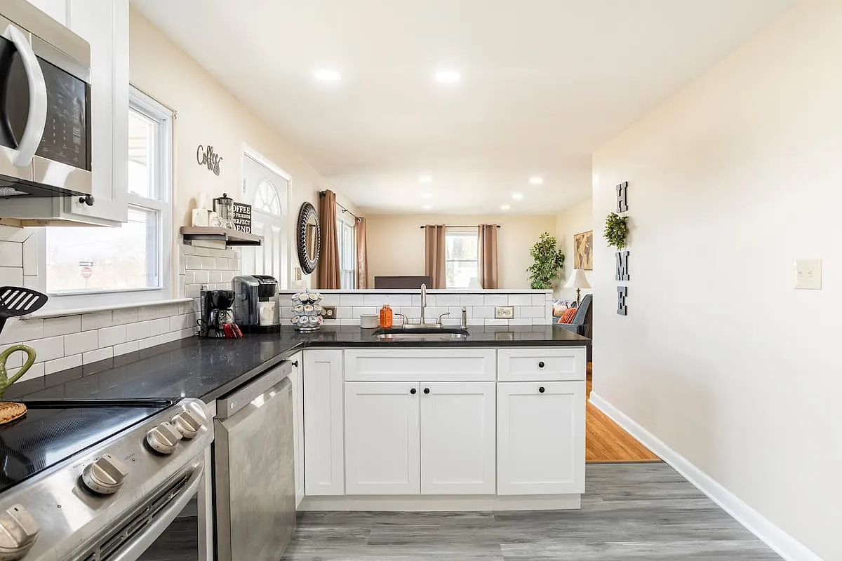3 bed, $3,300 — Photo 2