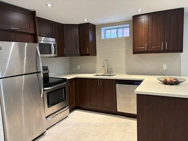 3 bed, $2,100 — Photo 3