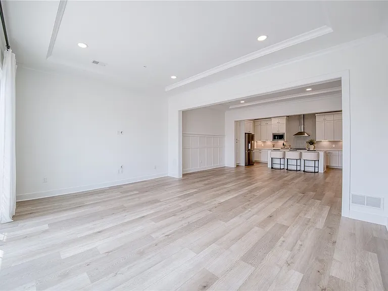 304 Highbridge Ln — Photo 7