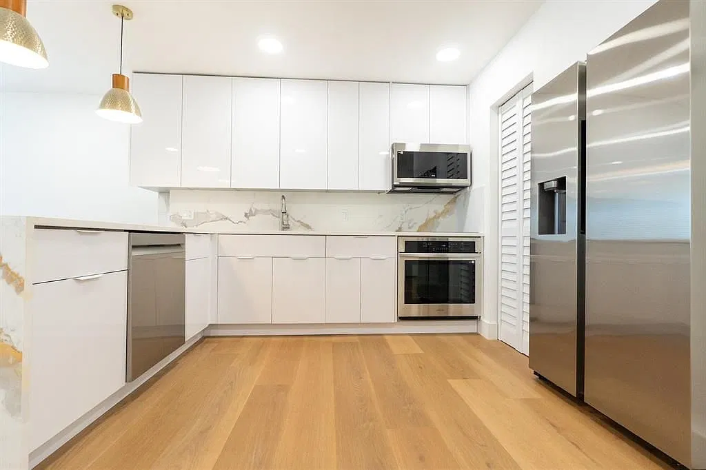 3 bed, 3.0 bath, 1266 sqft, $2,400 — Photo 1