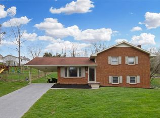 65 Sara St, Christiansburg, VA 24073