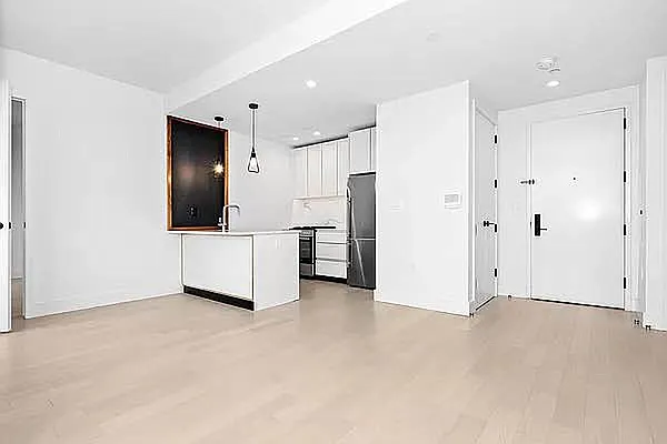 Rented by Tapiro Realty | media 24