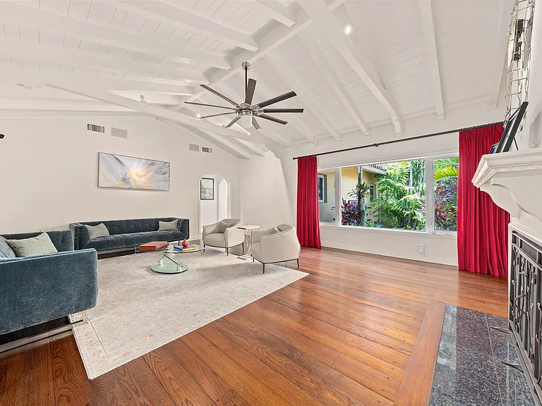 330 Royal Plaza Dr — Photo 6