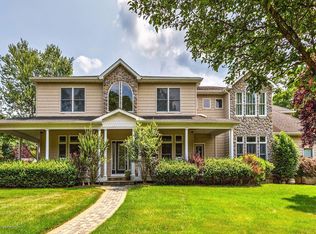 2 Bonifacio Dr, Middletown, NJ 07748